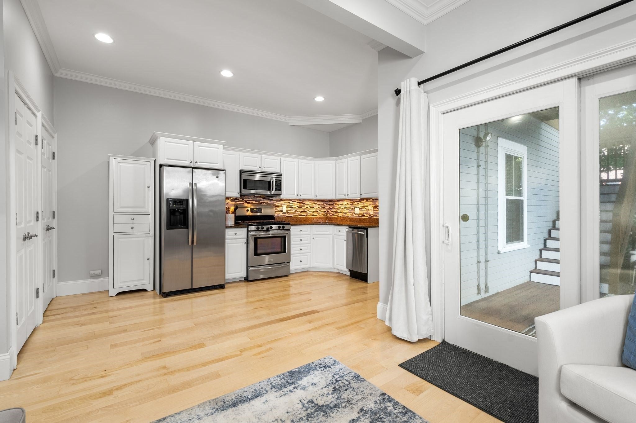 534 E 5th St #1, Boston, MA Photo #9