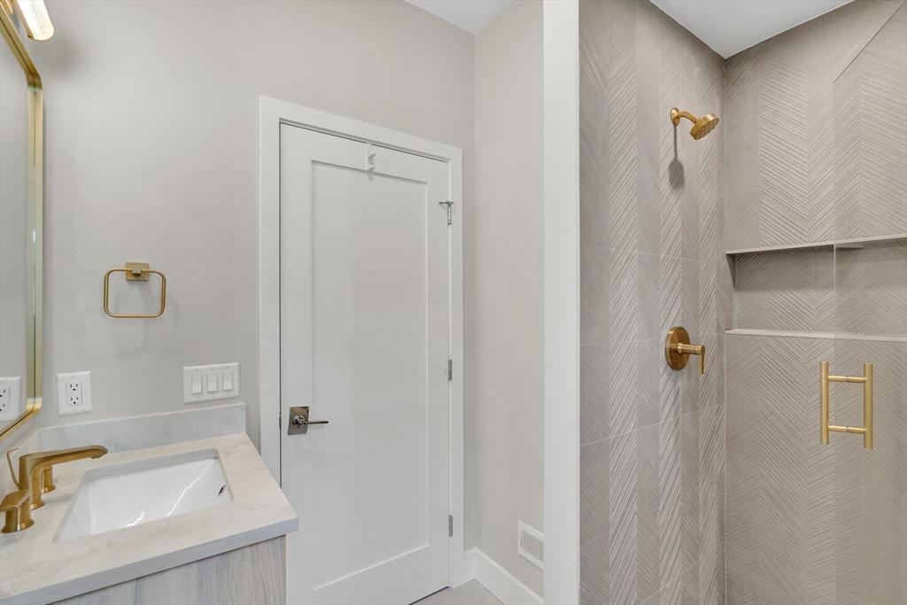 366 Massachusetts Ave #366, Lexington, MA Photo #28