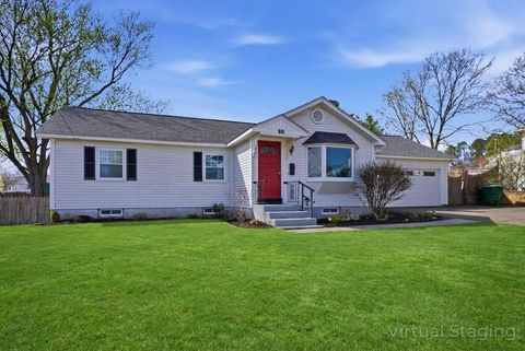 Photo of 98 Greenpoint Cir, Chicopee, MA 01020 (MLS # 73504506)