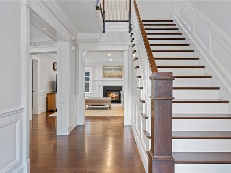 987 Lowell Road