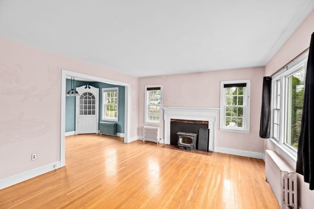 77 Cushing Rd