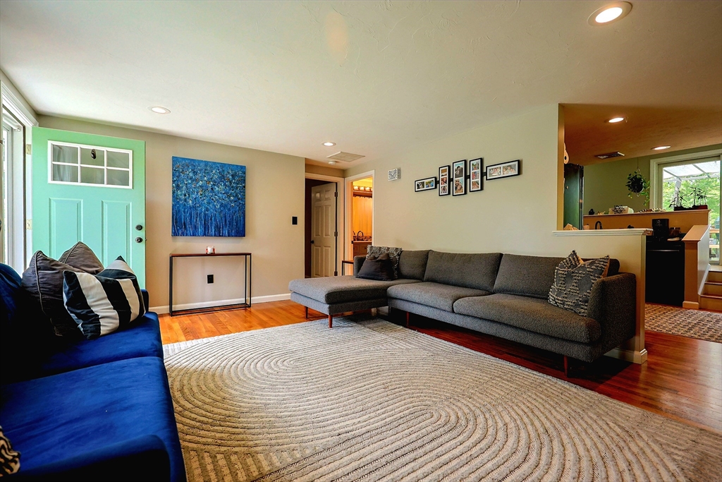 331 Bay Rd