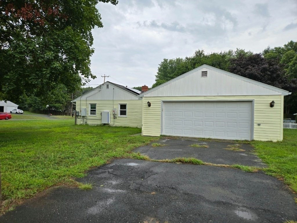 27 Feeding Hills Rd, Southwick, MA Photo #18