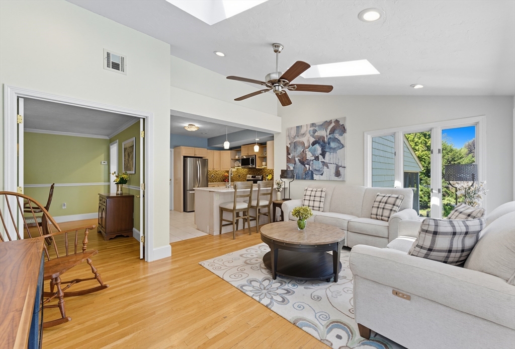 27 Joclyn Ave