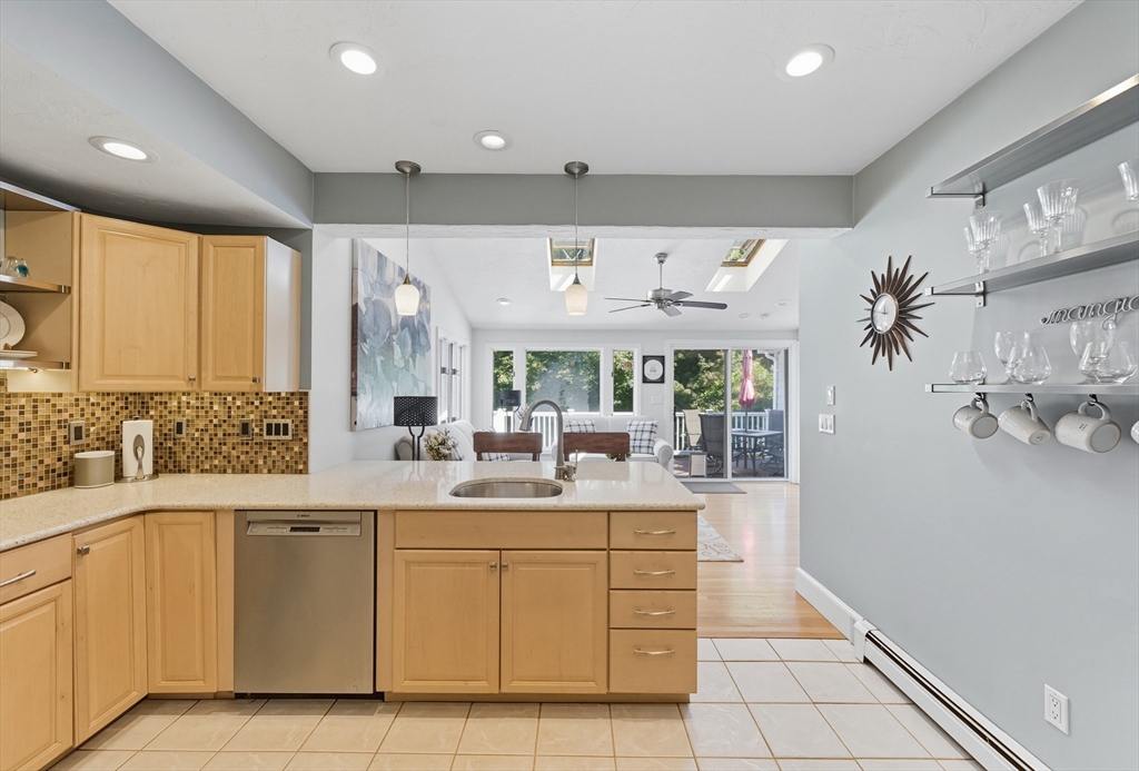 27 Joclyn Ave