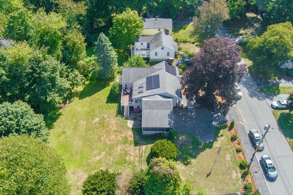 27 Joclyn Ave