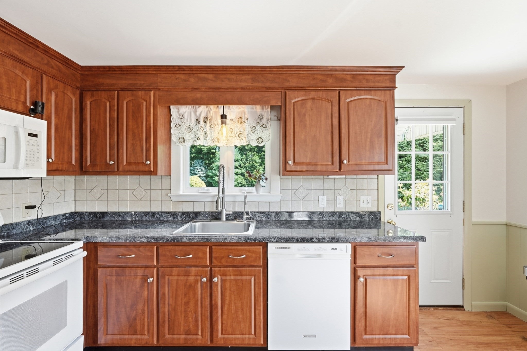 12 Waterman Rd, Auburn, MA, 12 Waterman Rd, Auburn, MA Photo #7