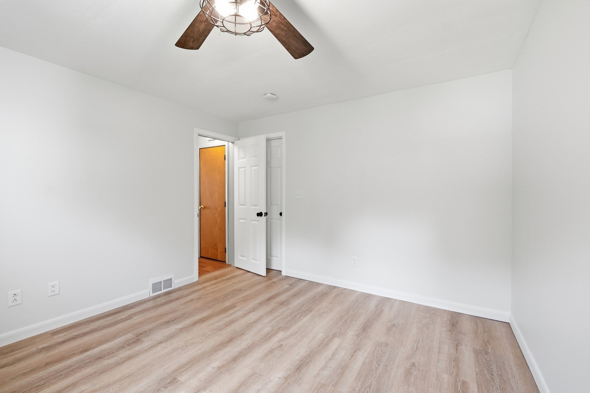 12 Waterman Rd, Auburn, MA, 12 Waterman Rd, Auburn, MA Photo #11