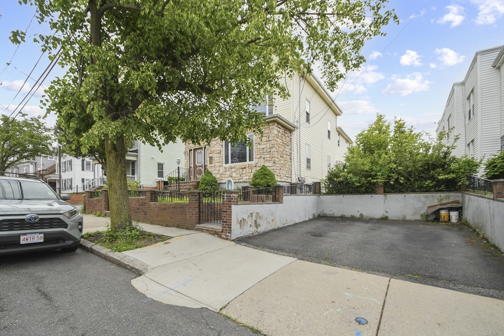 44 Franklin St