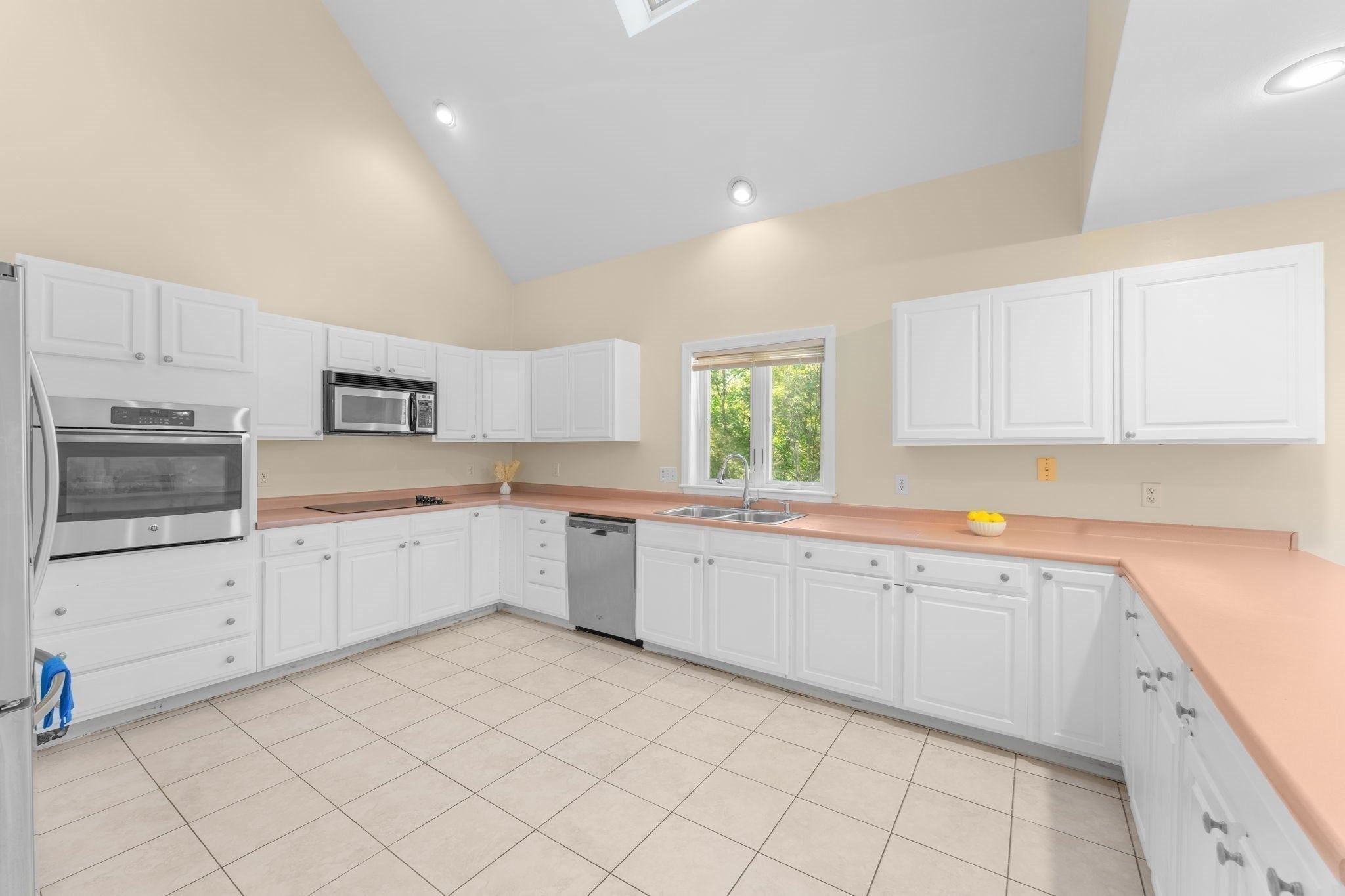 51 Goodnow Ln, Framingham, MA Photo #4