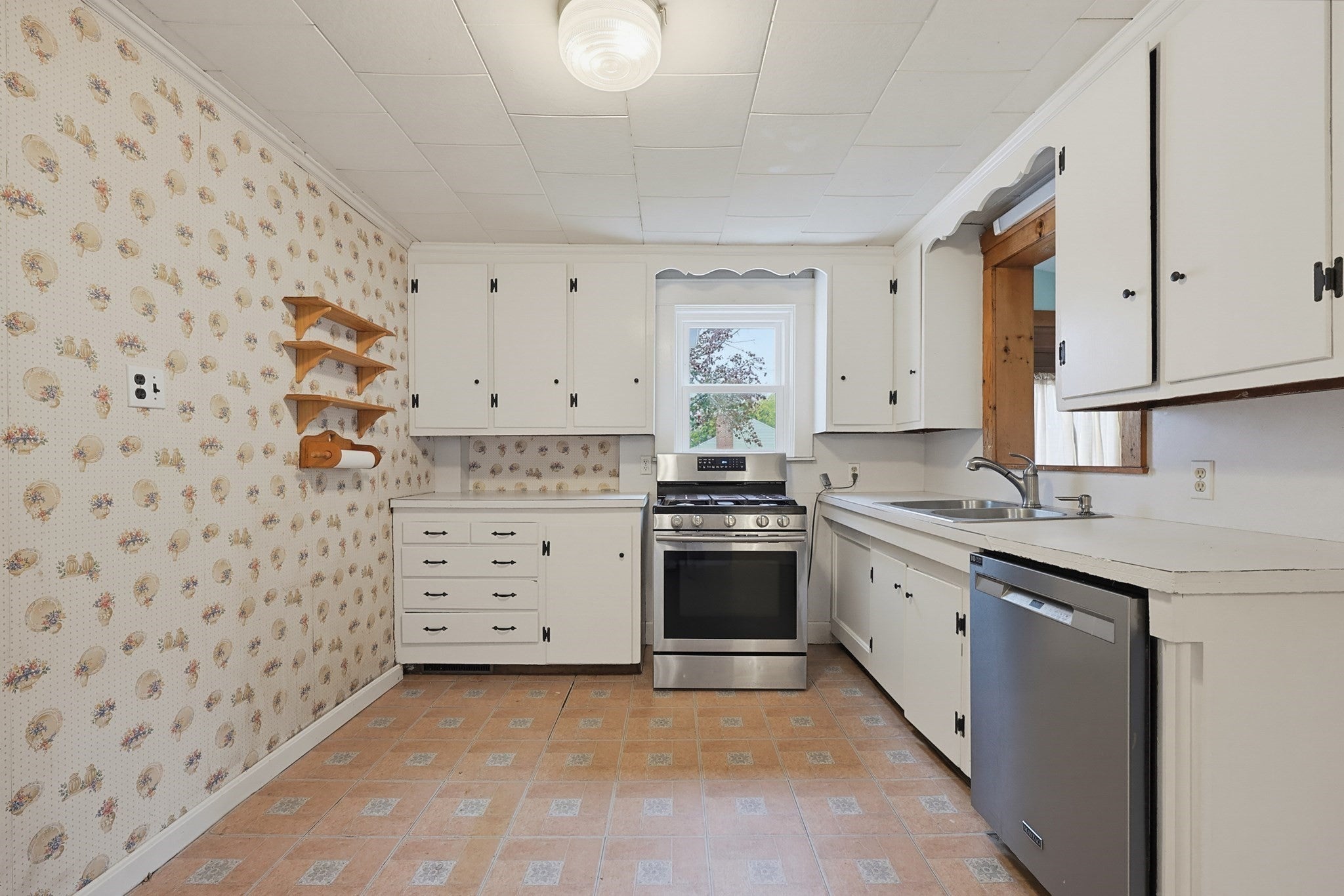 23 Adamsdale AVE, Attleboro, MA, 23 Adamsdale AVE, Attleboro, MA Photo #6