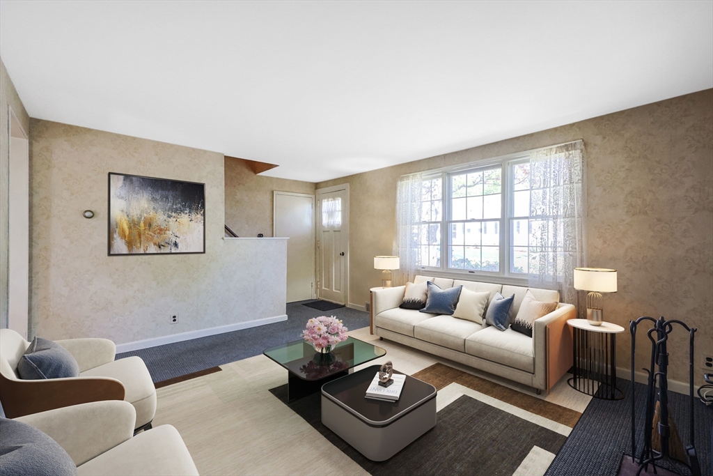 37 Hillshire Ln