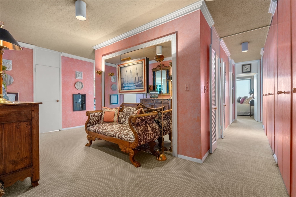 85 E India Row 18B