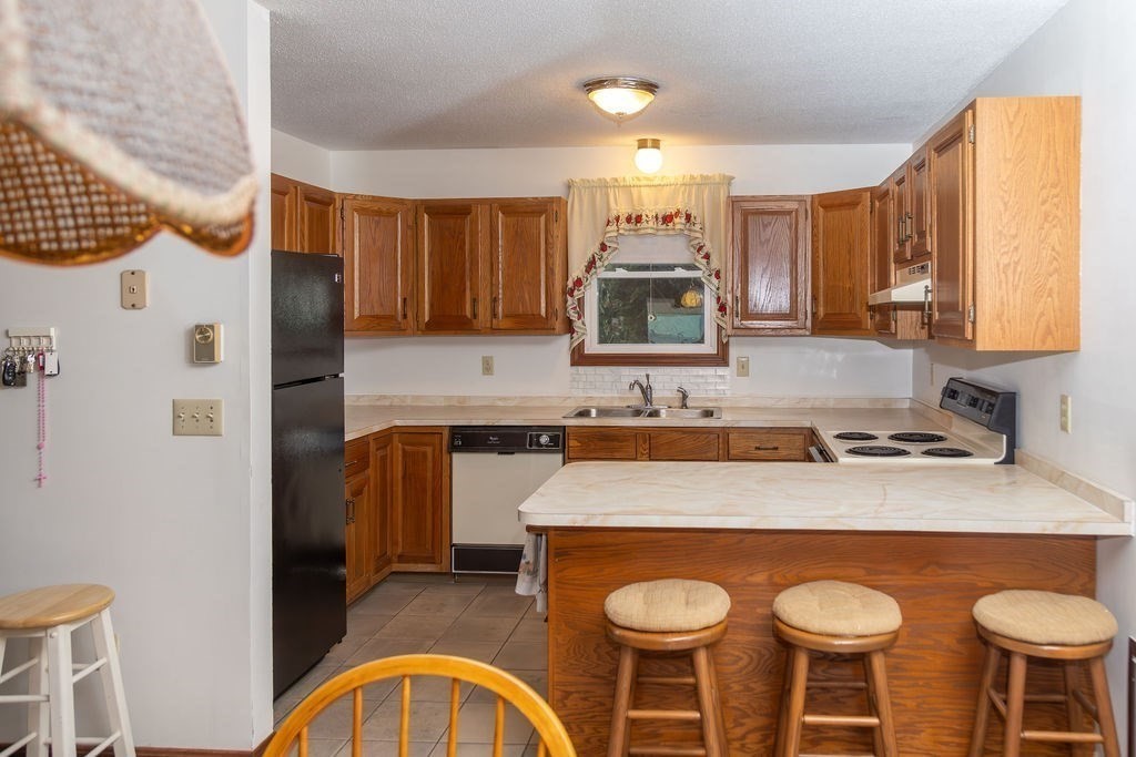 70 Stillwater Rd B