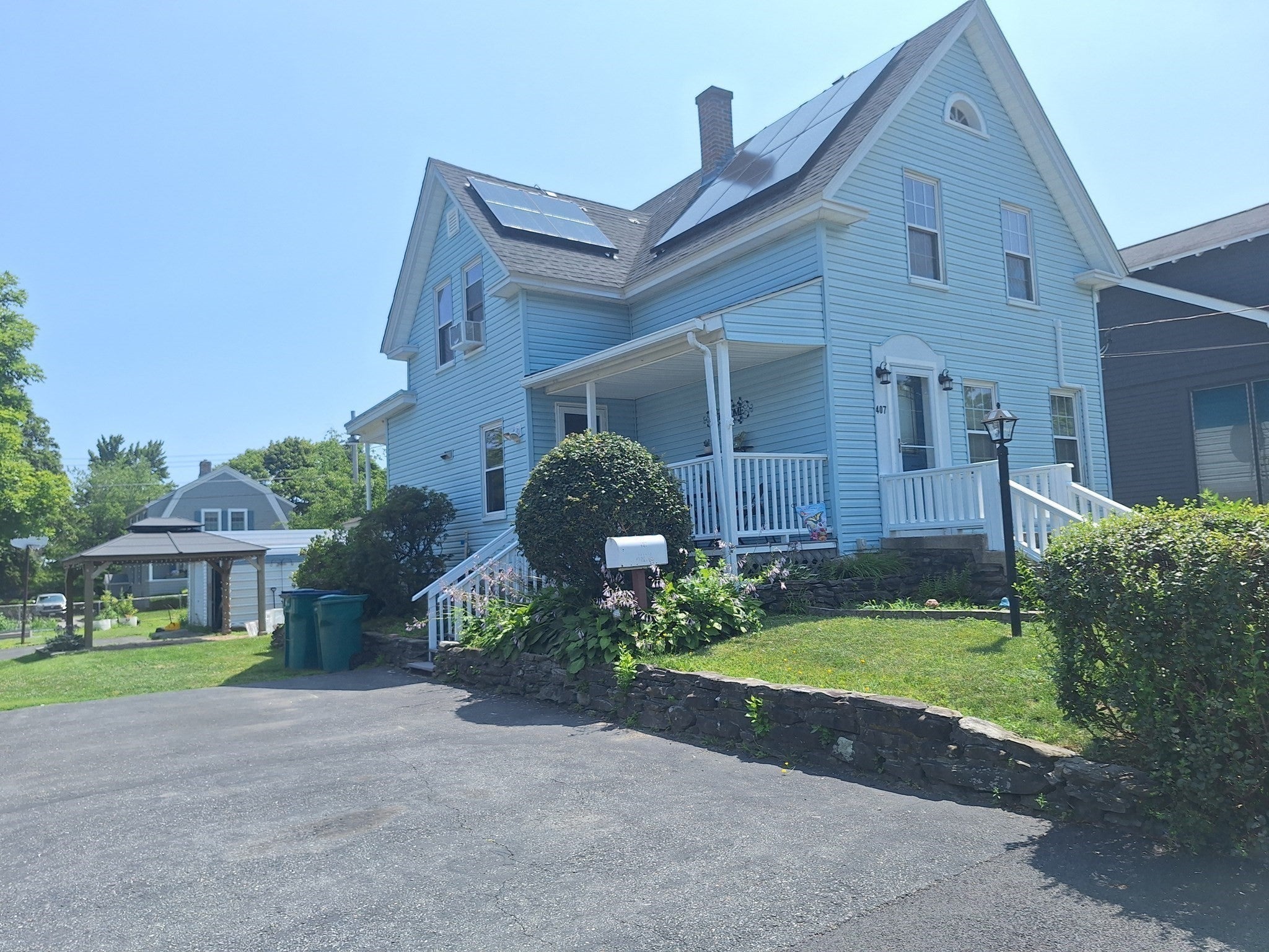 407 Clarendon St - Photo 3