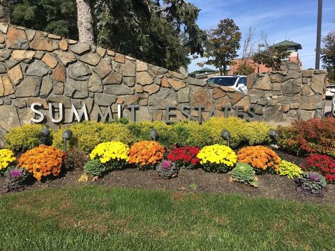 Photo of 1006 Paradise Road #2-A, Swampscott, MA 01907 (MLS # 73469481)