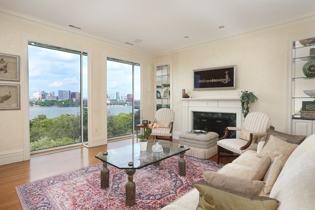 412 Beacon Street #9, Boston, MA Photo #2