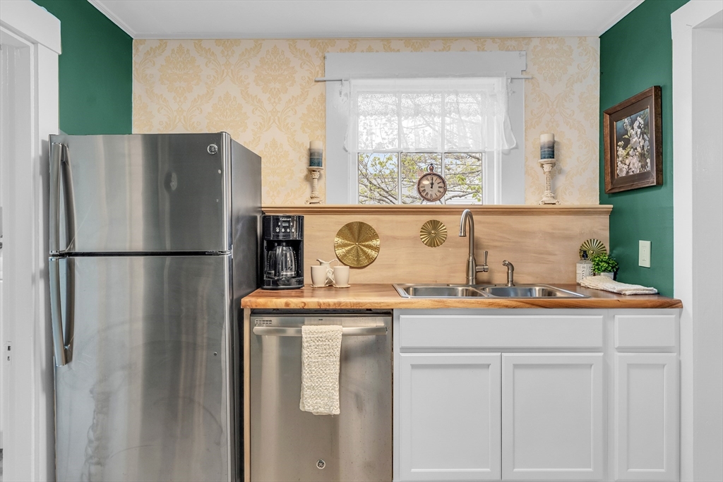 205c Main St 3