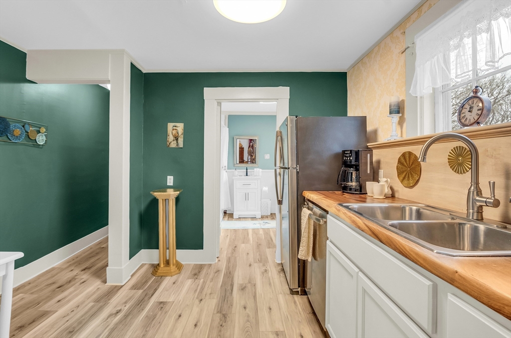 205c Main St 3