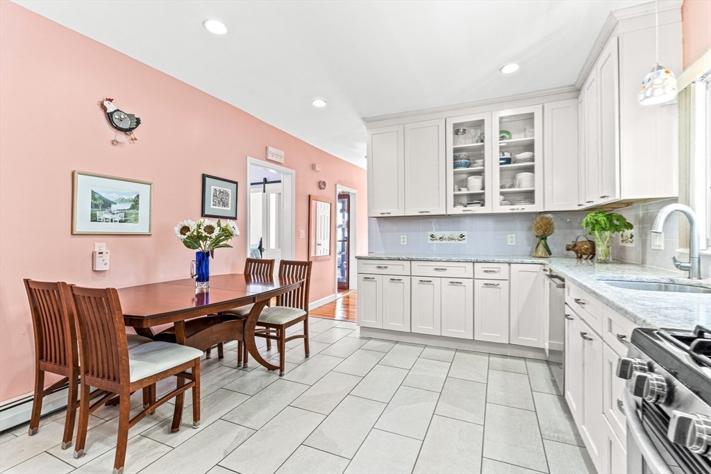 28 Shapley Ave 1