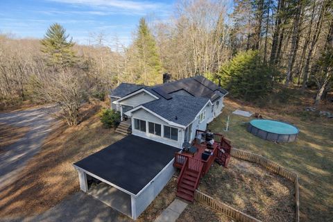 389 W Main St Dudley MA 01571