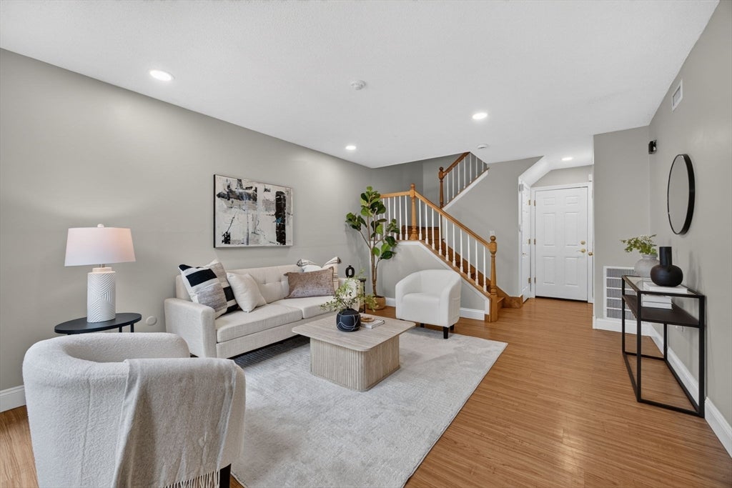 56 Laurelwood Dr #56, Stoughton, MA, 56 Laurelwood Dr #56, Stoughton, MA Photo #3