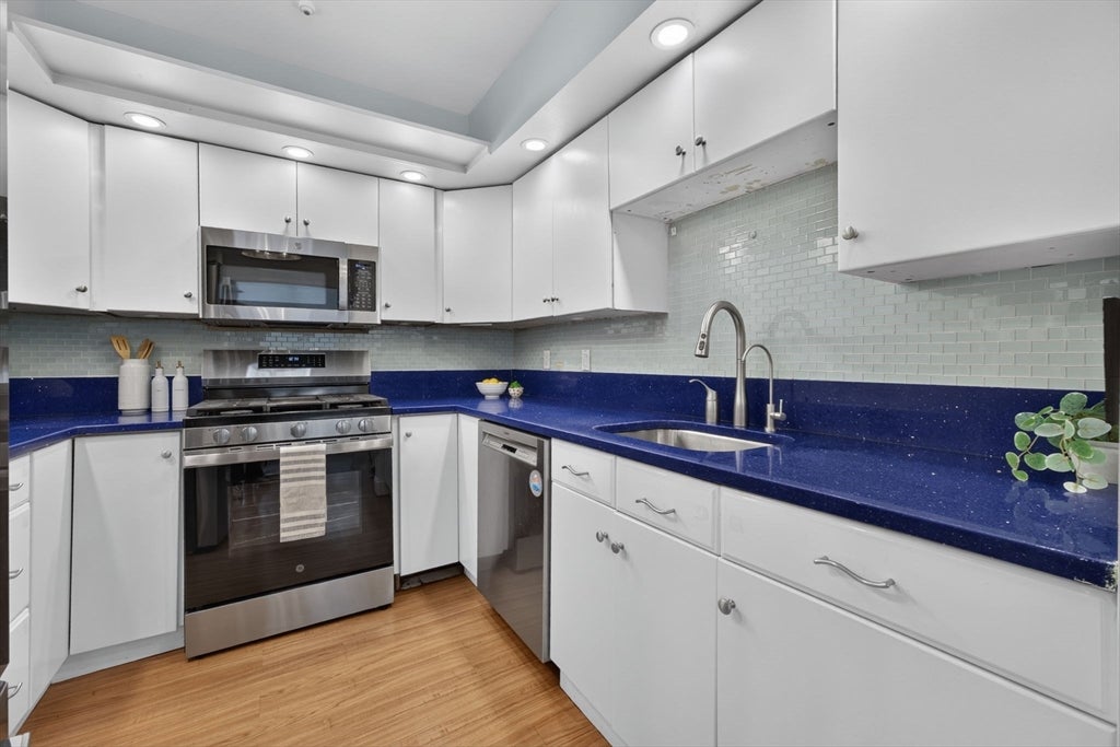 56 Laurelwood Dr #56, Stoughton, MA, 56 Laurelwood Dr #56, Stoughton, MA Photo #8