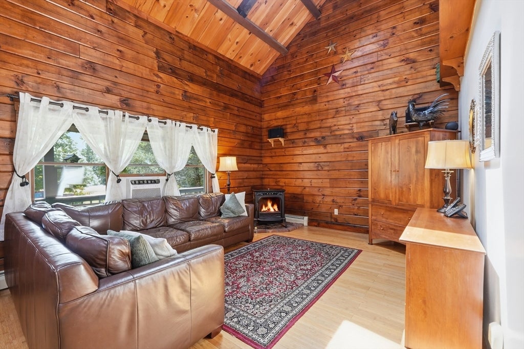 15 Thompson Rd, Hubbardston, MA, 15 Thompson Rd, Hubbardston, MA Photo #5