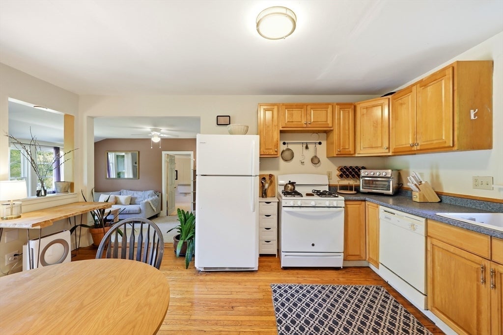 7 Depot Rd, Williamsburg, MA Photo #15