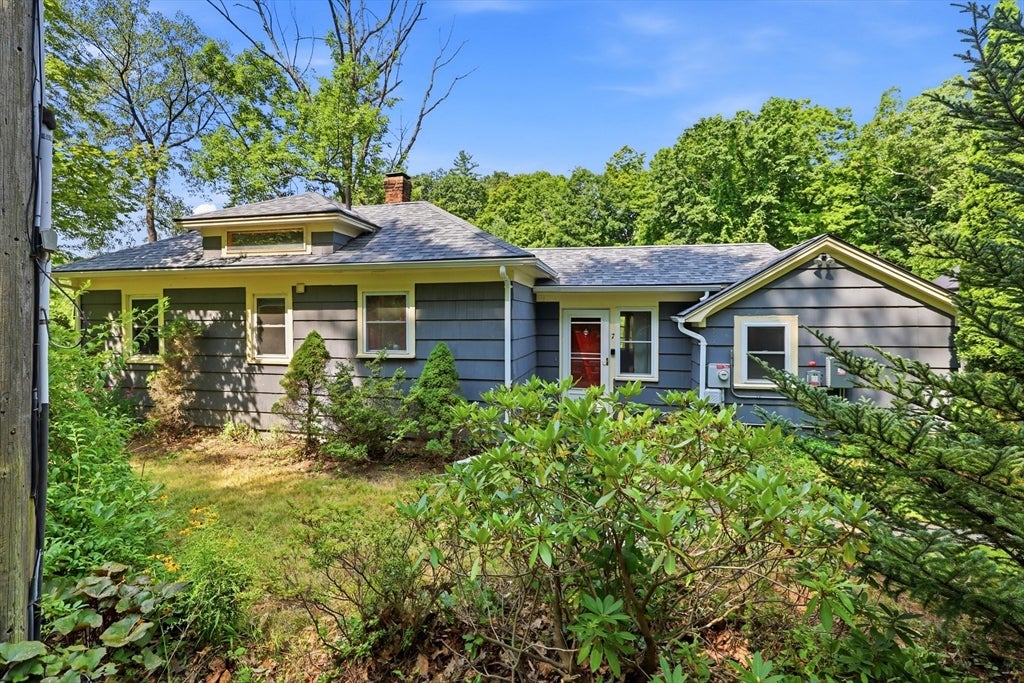 Photo of 7 Depot Rd, Williamsburg, MA