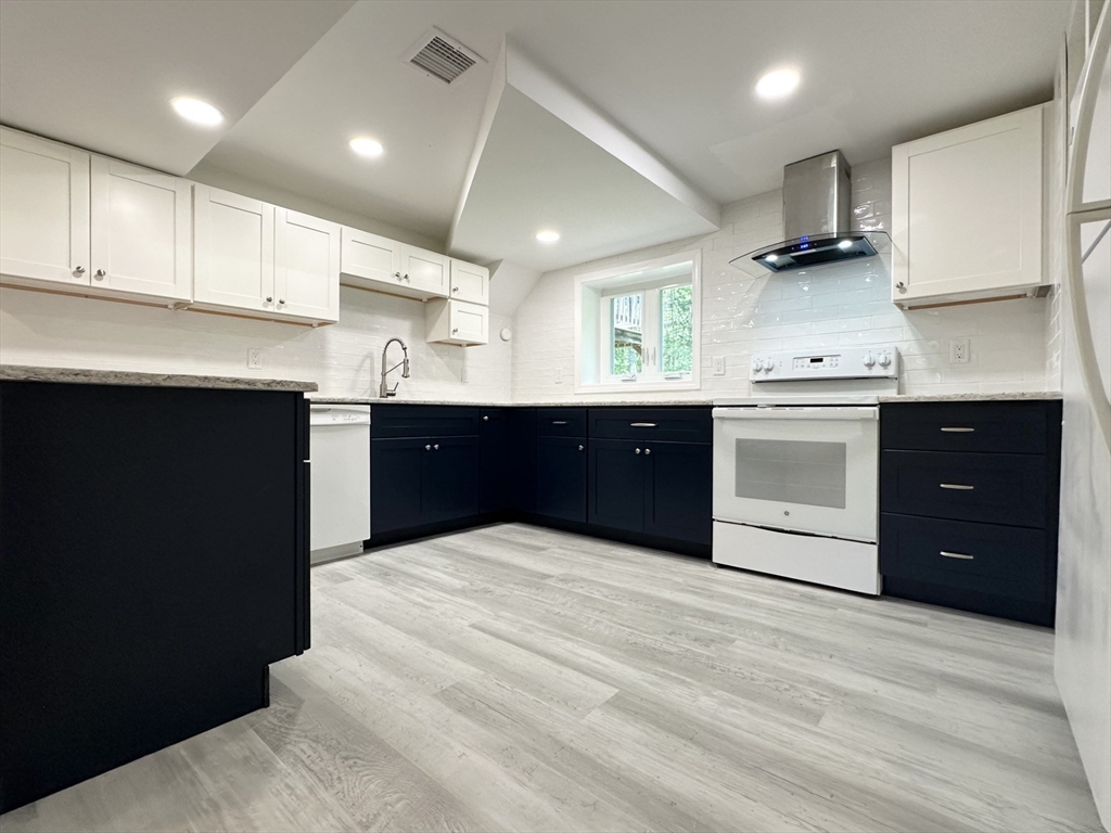 237 Carlisle Rd 1