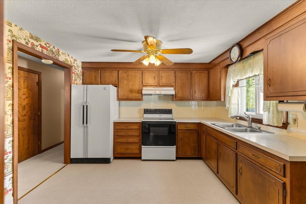 18 Wildwood Ave, Taunton, MA, 18 Wildwood Ave, Taunton, MA Photo #18