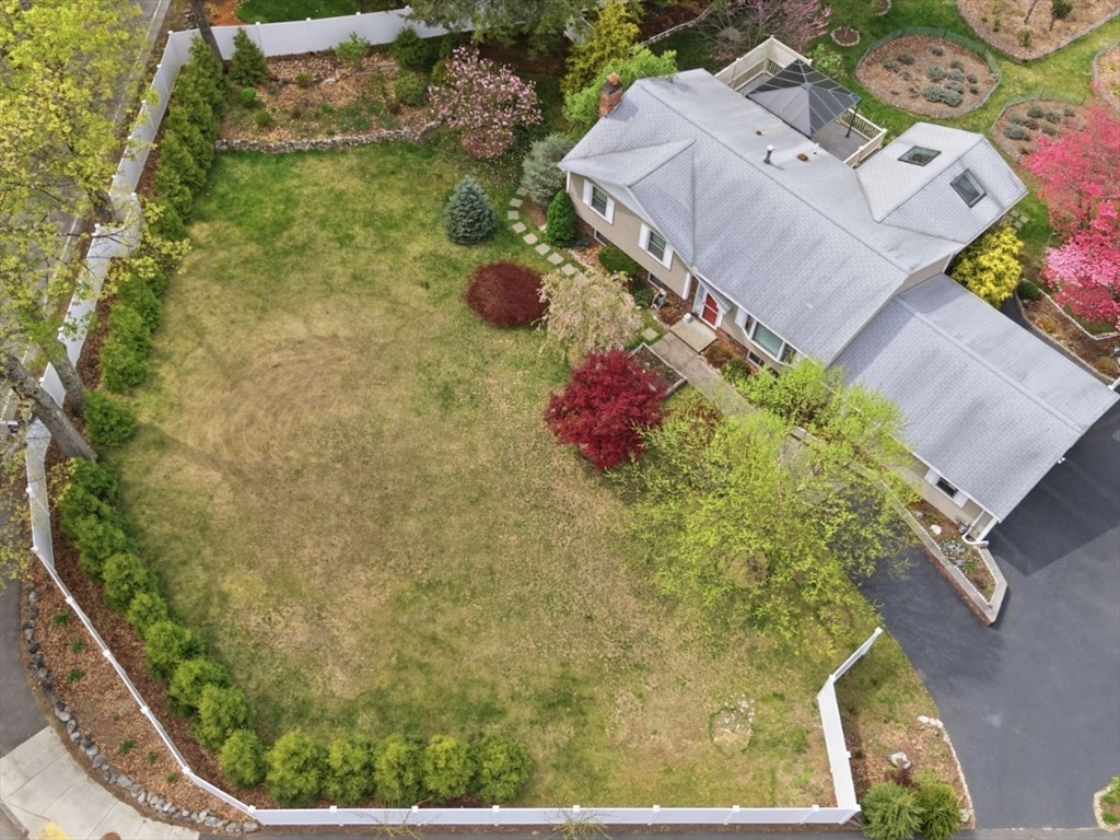 2 Sandspur Ln, North Reading, MA Photo #5