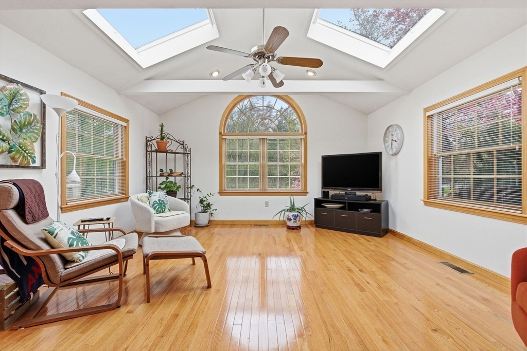 2 Sandspur Ln, North Reading, MA Photo #16