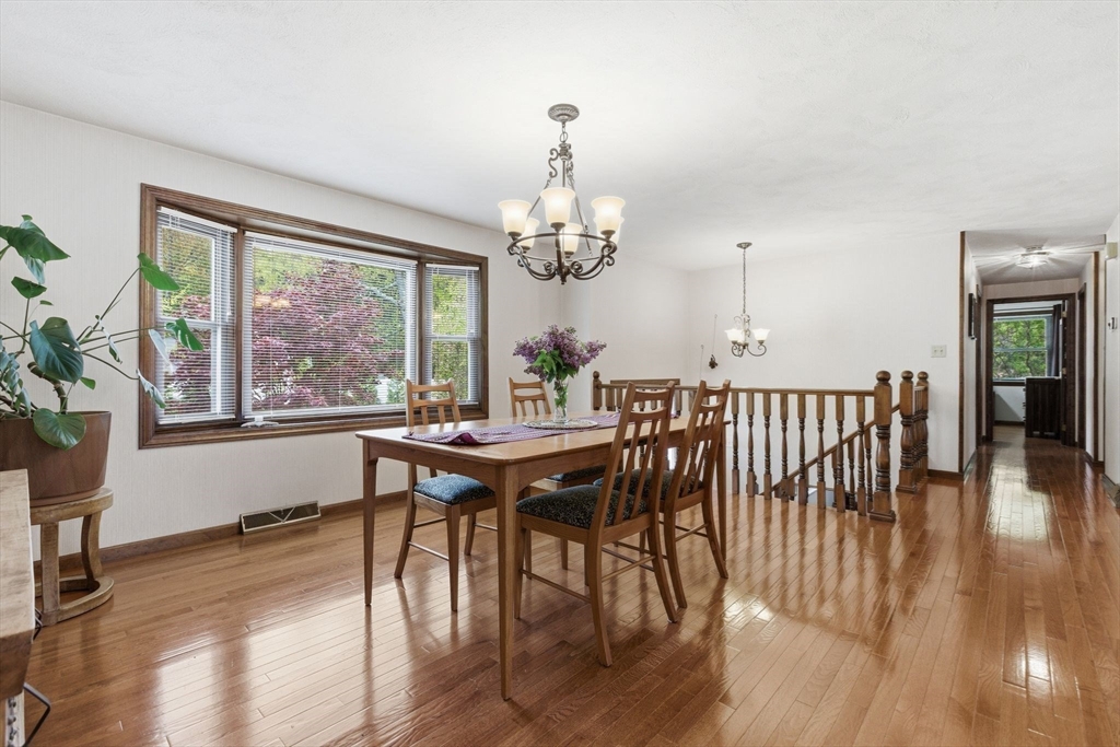 2 Sandspur Ln, North Reading, MA Photo #7