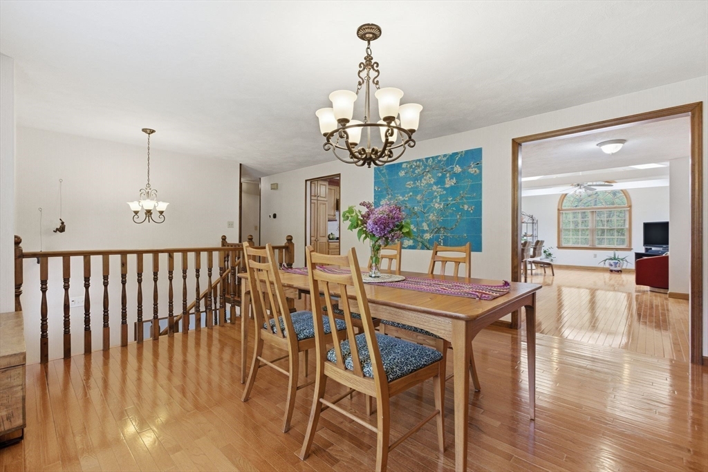 2 Sandspur Ln, North Reading, MA Photo #9