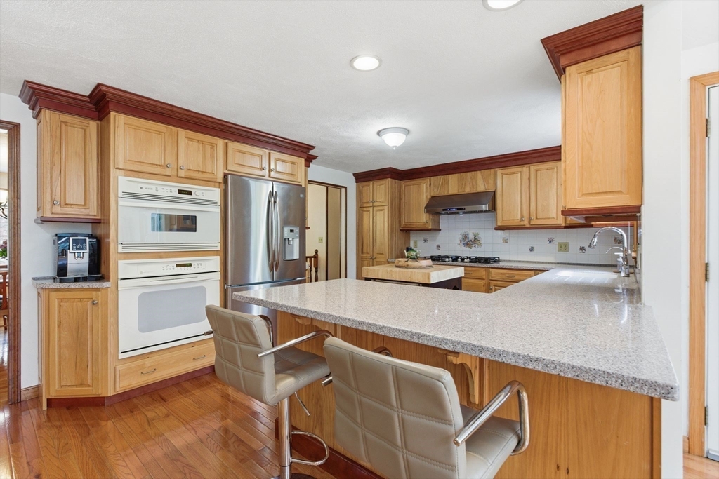 2 Sandspur Ln, North Reading, MA Photo #11