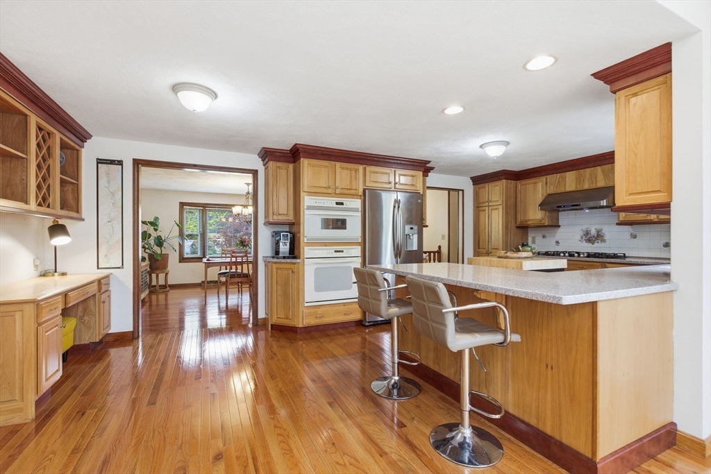 2 Sandspur Ln, North Reading, MA Photo #10