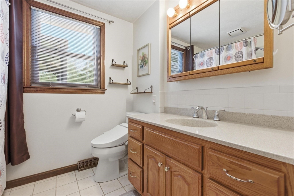 2 Sandspur Ln, North Reading, MA Photo #23