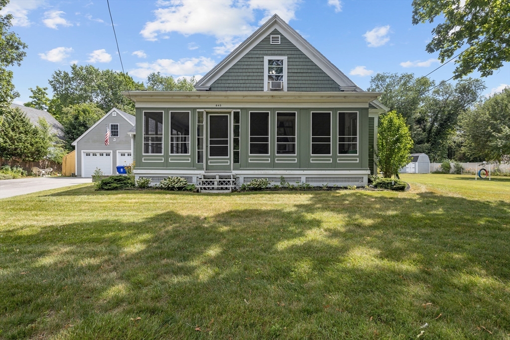 845 Middleboro Ave