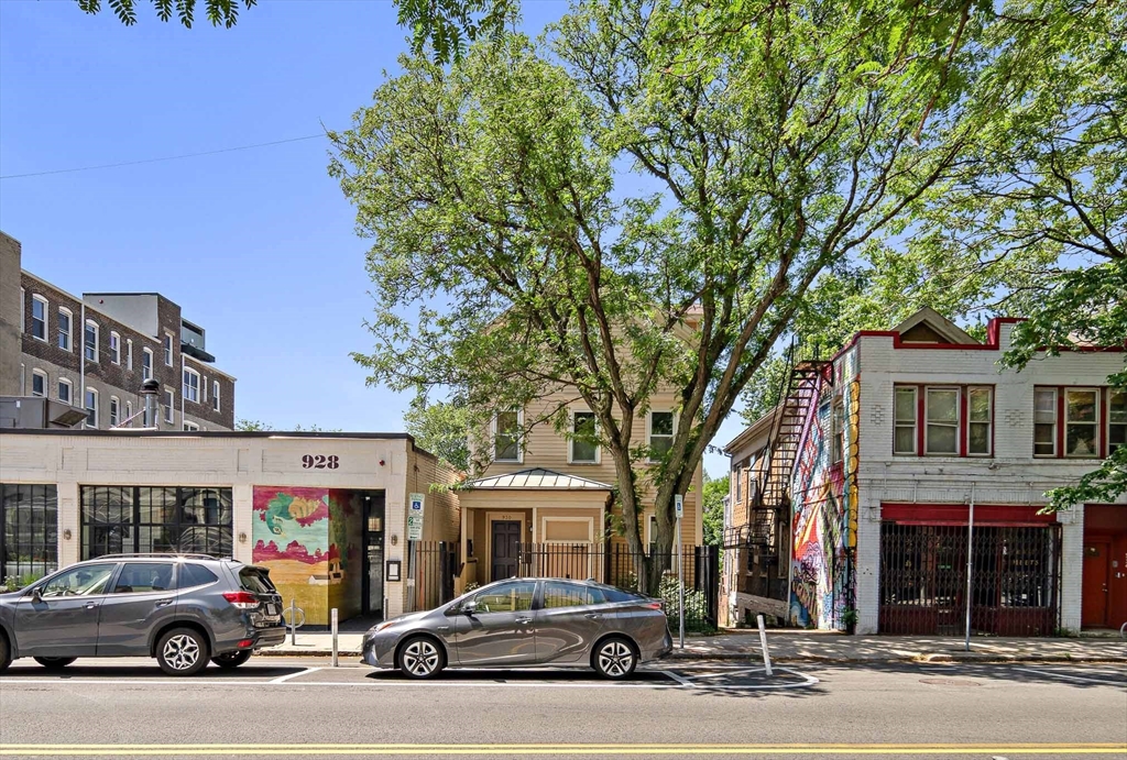 930 Massachusetts