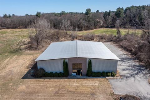 Photo of 30 Crabtree Lane, Woodstock, CT 06281 (MLS # 73495303)