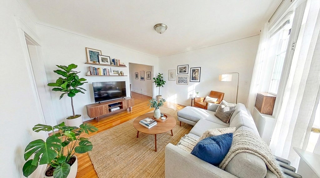 2031 Commonwealth Ave 16