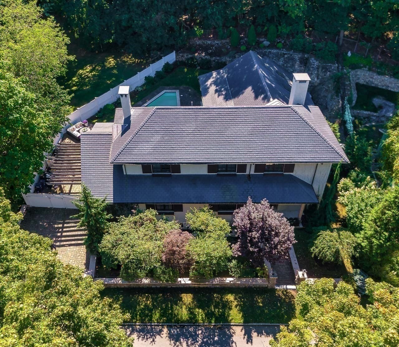 18 Middlesex St