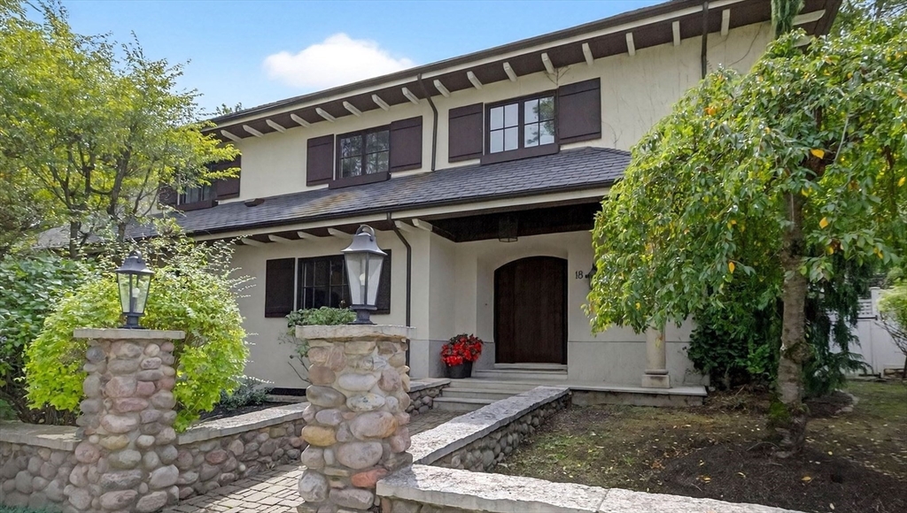 18 Middlesex St