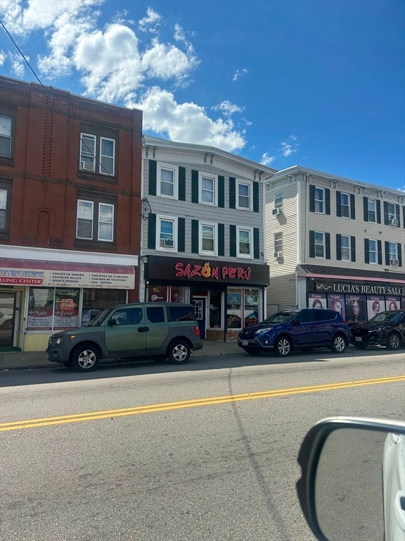 89 S Broadway