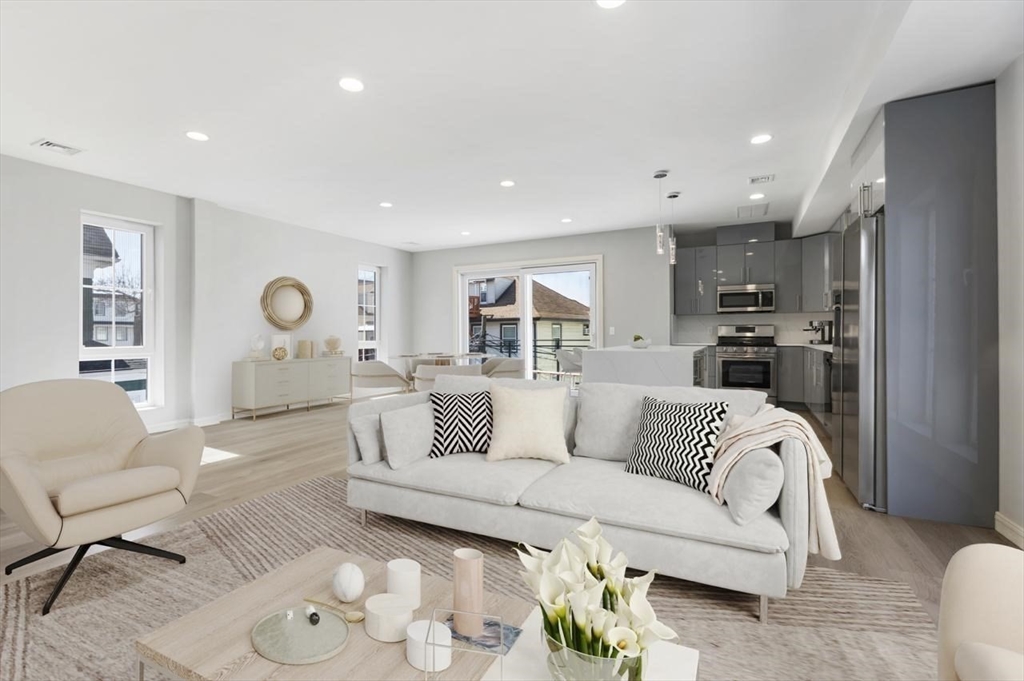 40 Elmont St 02