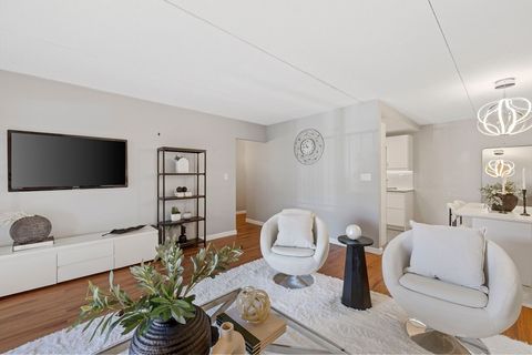 50-56 Broadlawn Park 221 Boston MA 02467