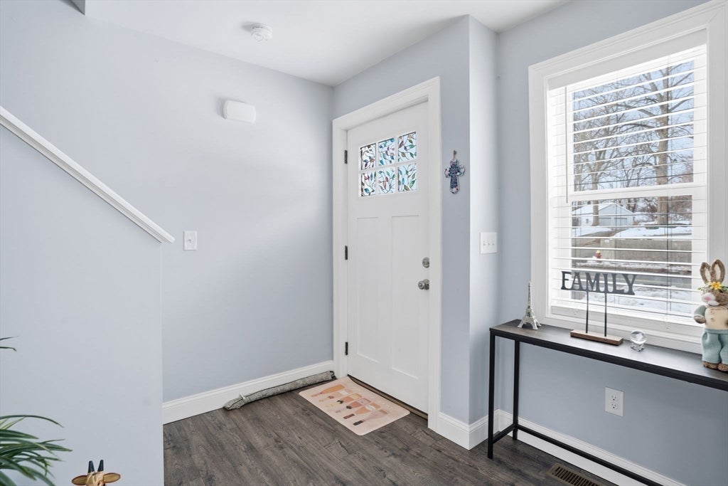 626 Sheridan St, Chicopee, MA, 626 Sheridan St, Chicopee, MA Photo #3