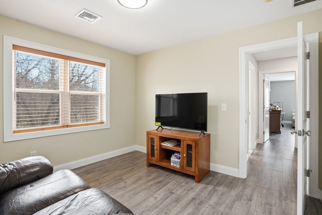 626 Sheridan St, Chicopee, MA, 626 Sheridan St, Chicopee, MA Photo #17